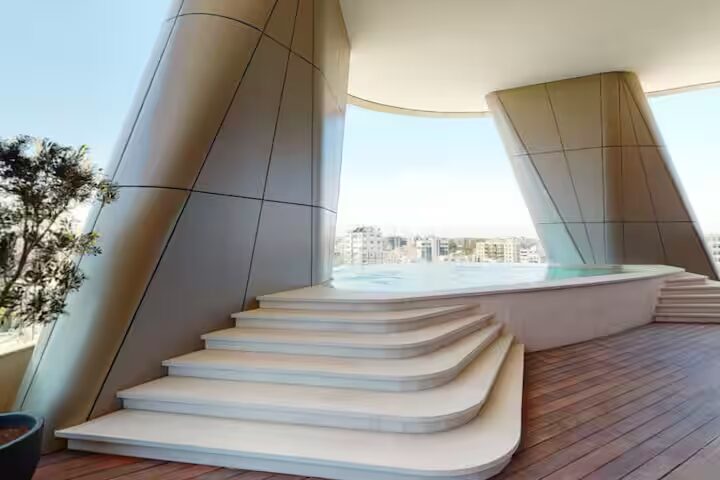 The sculpted pool terrace
